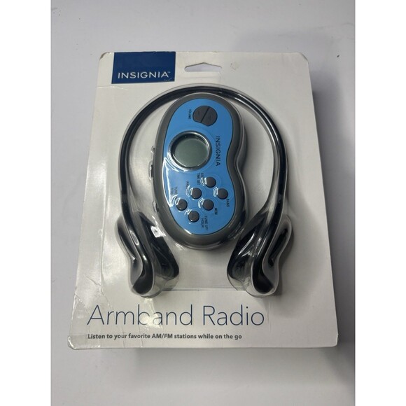 Insignia NS-R5111A,Armband Radio AM/PM Digital Tuner Stereo Portable Jogging NEW - Picture 1 of 5